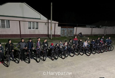 БФ "АЗИМ" совместно с сетью супермаркетов "Зелёное яблоко" приобрели велосипеды для детей, жителей с. Нагуратли участвовавших в Акции "Намаз с имамом в Рамадан".